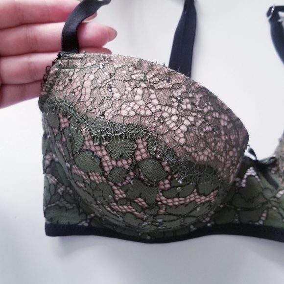 Victoria's Secret Olive & Nude Lace Bra Swarovski Embellished 32D - Picture 5 of 7